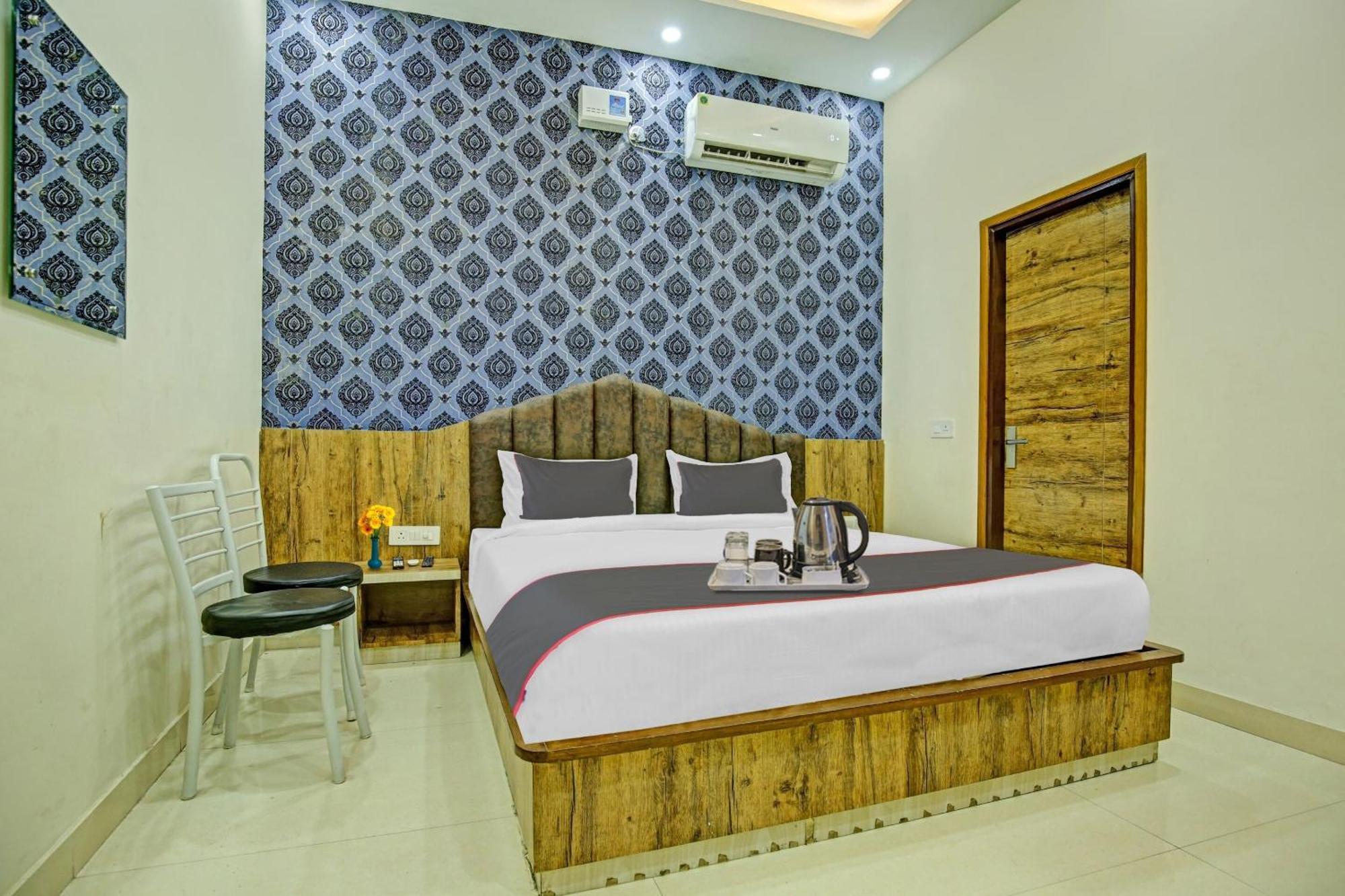 Collection O Rd Hotel Zirakpur Екстер'єр фото