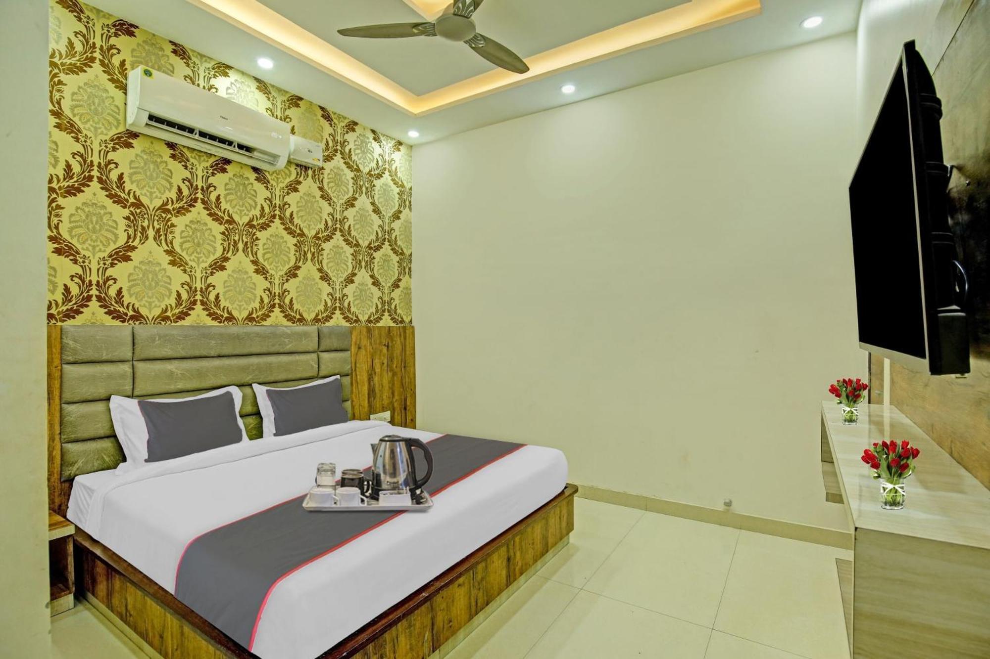 Collection O Rd Hotel Zirakpur Екстер'єр фото