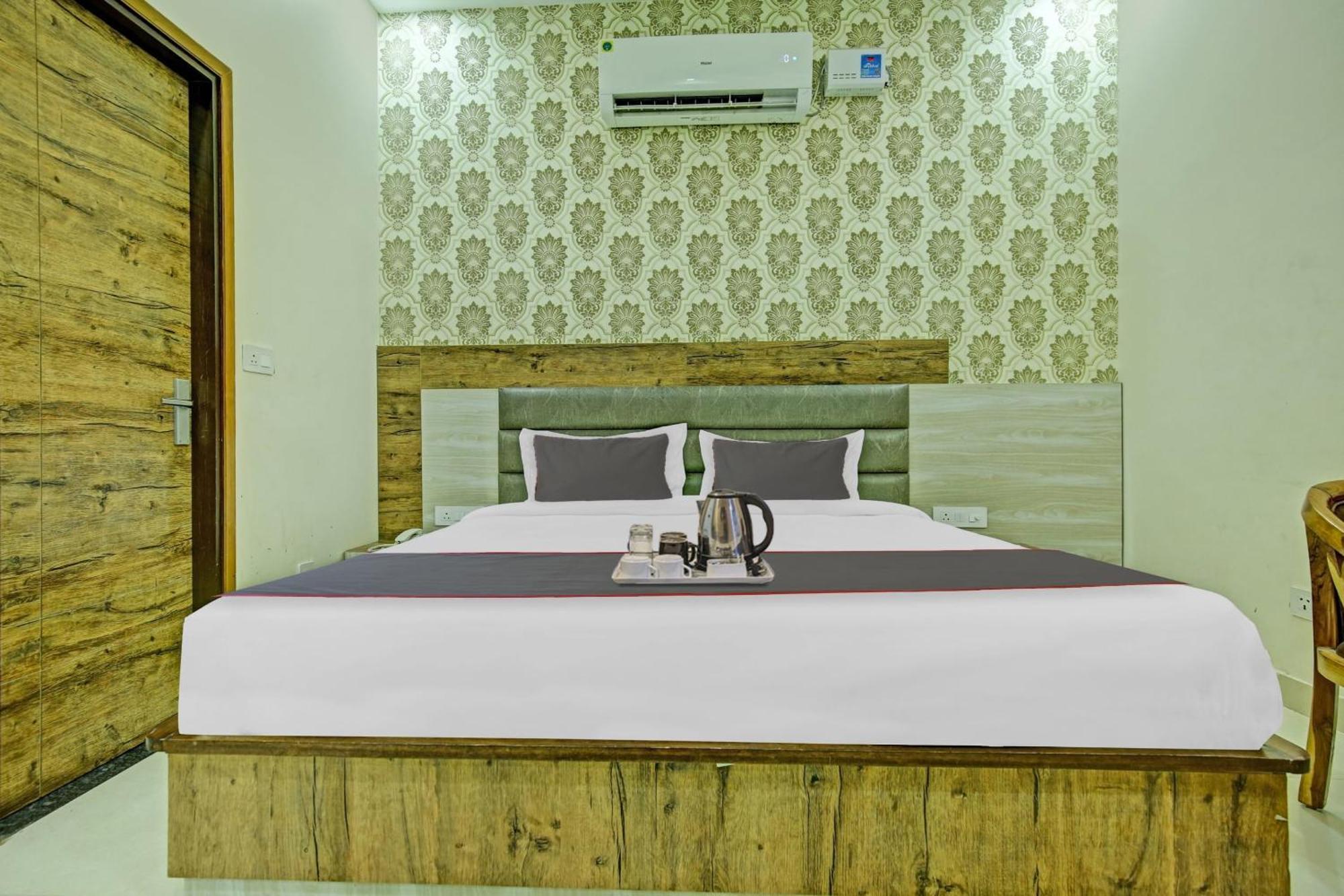 Collection O Rd Hotel Zirakpur Екстер'єр фото