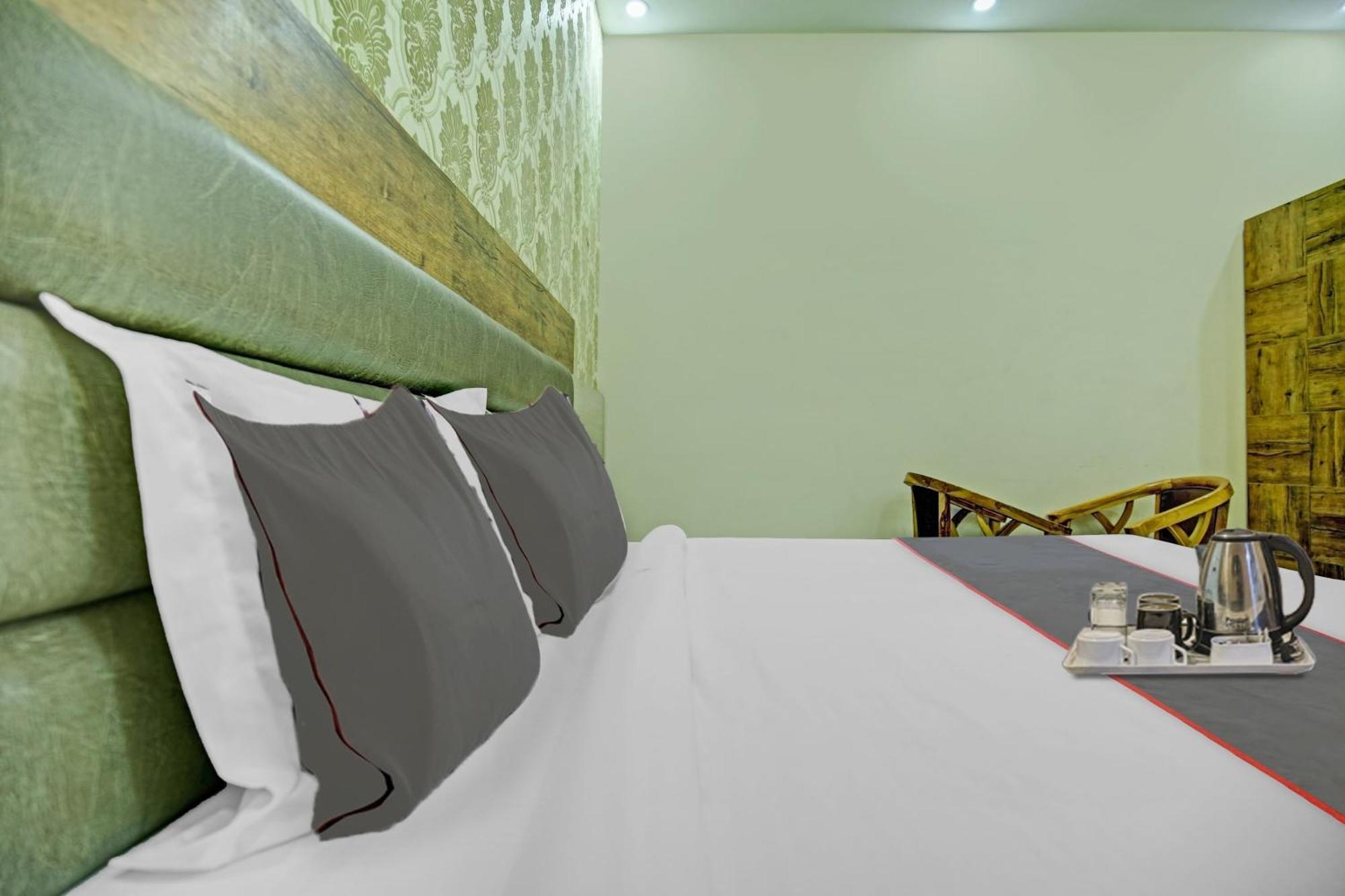 Collection O Rd Hotel Zirakpur Екстер'єр фото
