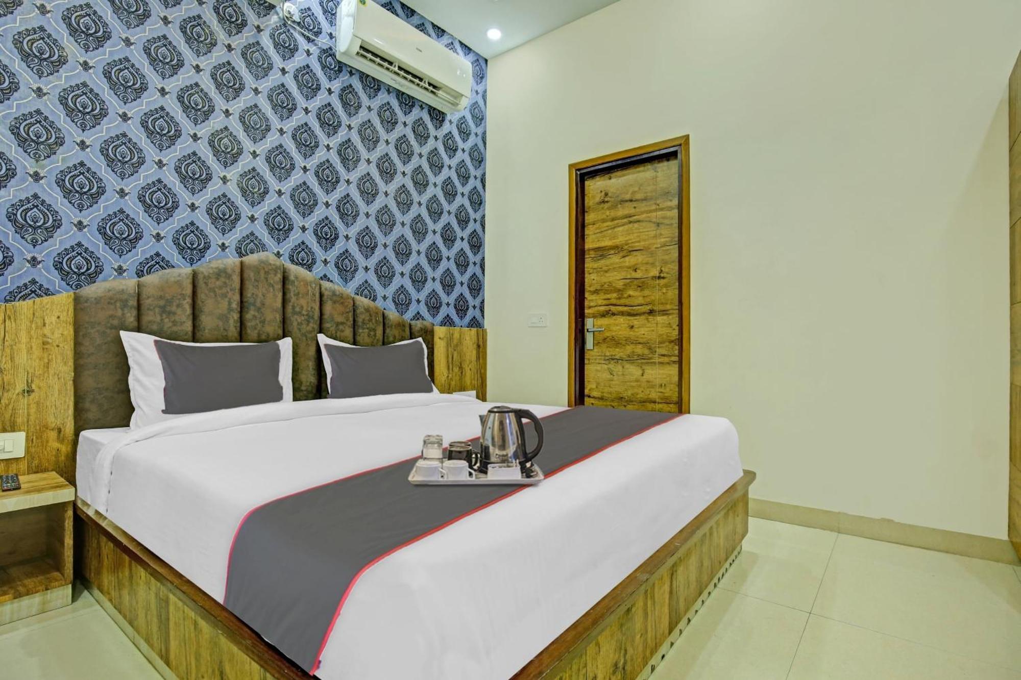 Collection O Rd Hotel Zirakpur Екстер'єр фото